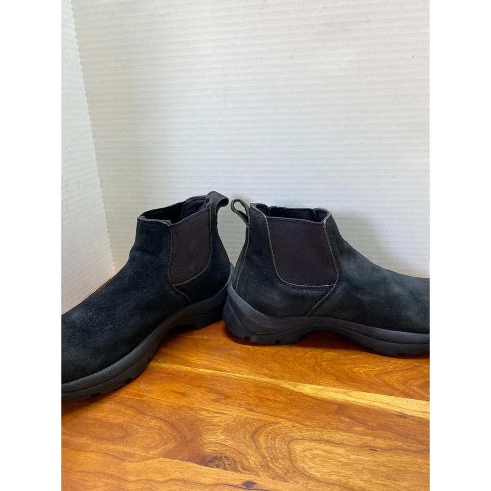 Duluth Trading Co slip on Chelsea Boots 9.5
